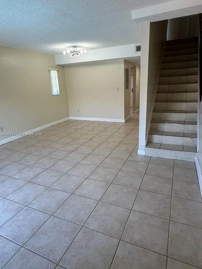 8650 SW 109th Ave — Photo 4