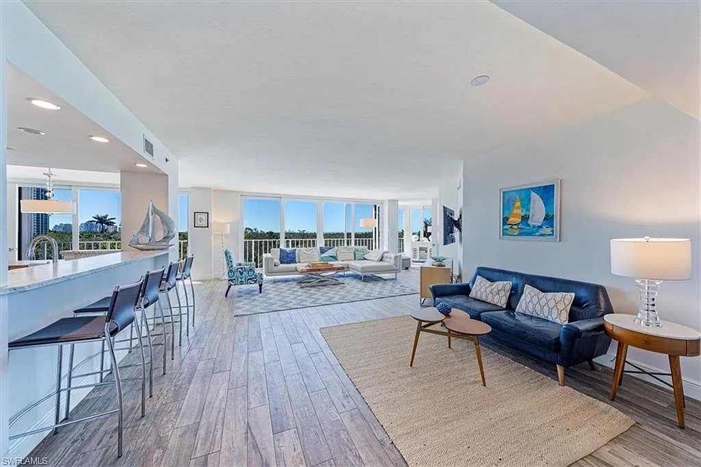Building Photo - 6361 Pelican Bay Blvd #305