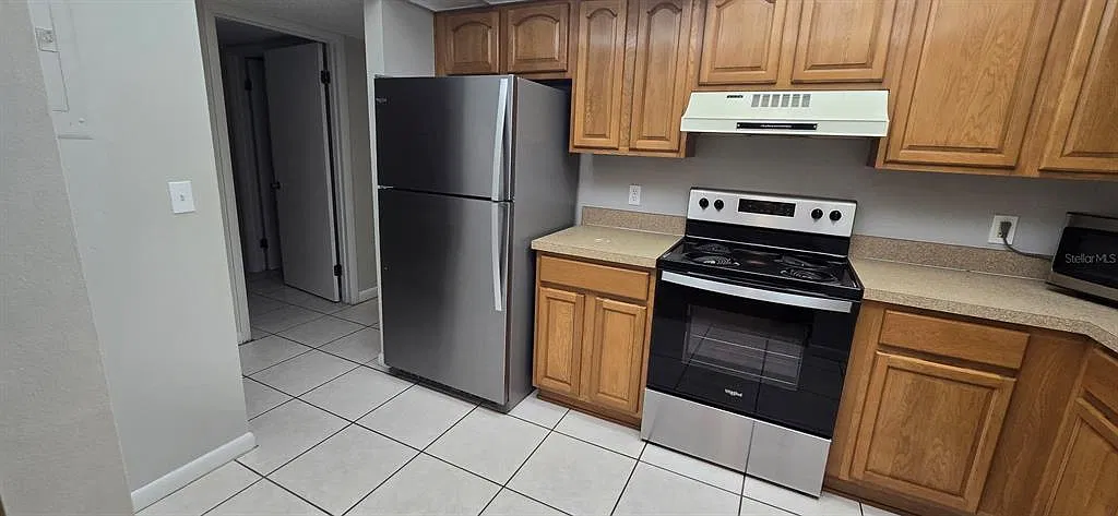 2 bed, 1.0 bath, 961 sqft, $1,095 — Photo 3