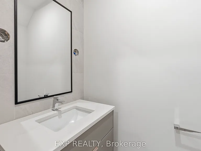 512 Roosevelt Ave #B — Photo 7