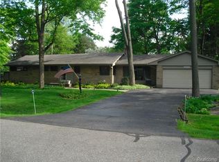 28503 Green Willow St, Farmington Hills, MI 48331