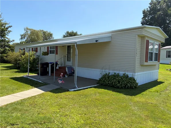 1561 Lee Ln, Grove City, PA 16127