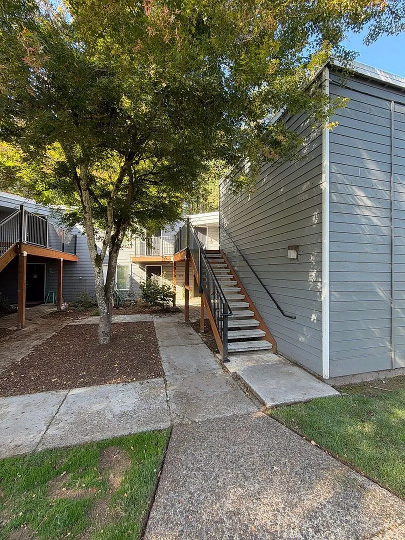 West Hills Village — Photo 1