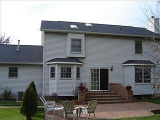 1st image of 968 Essex Ln