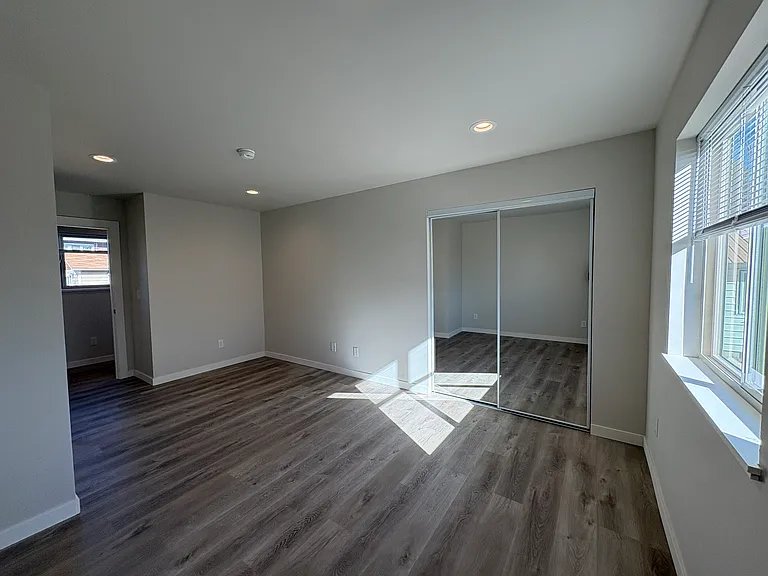 2210 N Arden Ct #B — Photo 14