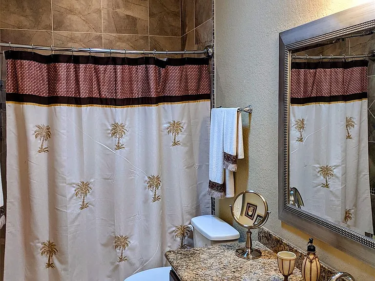 10114 Crescent Bluff Ln — Photo 34