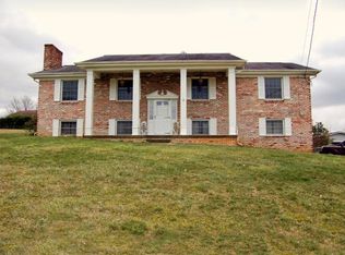 412 N Valley View Cir, Kingsport, TN 37664