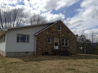 127 Bennett Rd, Candler, NC 28715