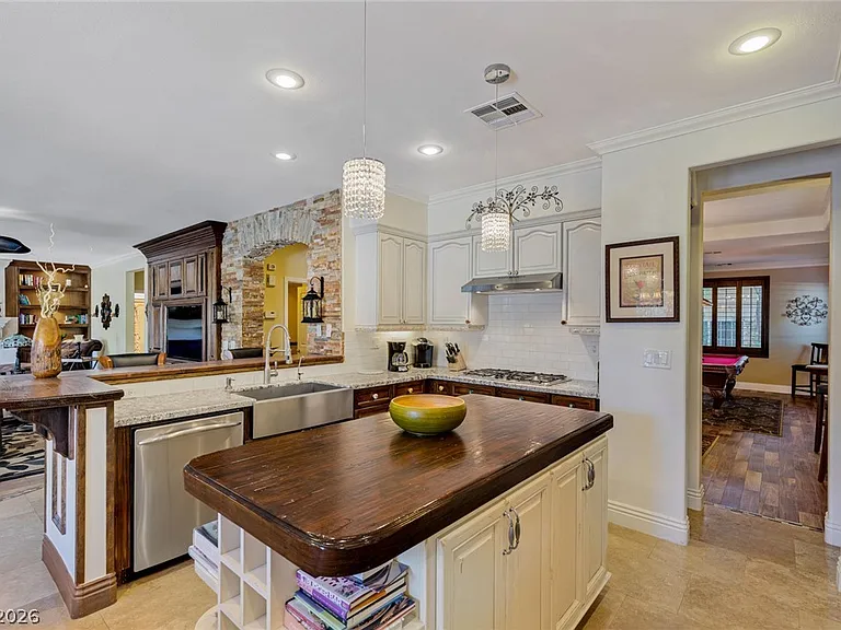 724 Pinnacle Heights Ln — Photo 20
