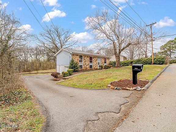 3rd image of 709 W Meadecrest Dr