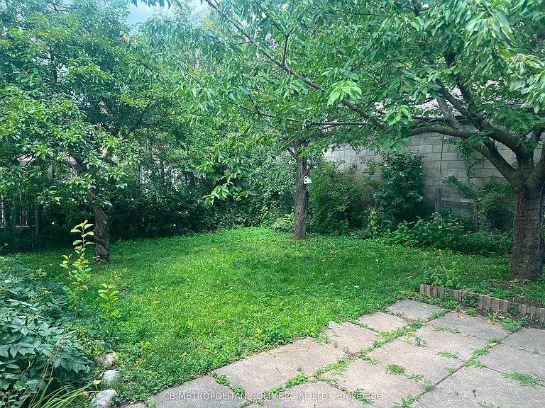 110 Marcella St — Photo 12