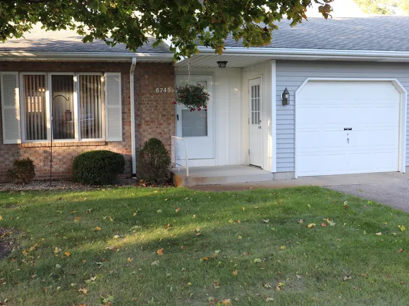 6745 Leisure Creek Dr SE, Caledonia, MI 49316