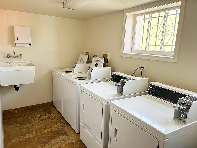 812 Georgia St #25 — Photo 9