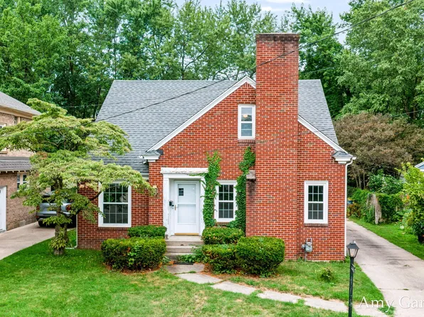 2137 Godwin Ave SE, Grand Rapids, MI 49507