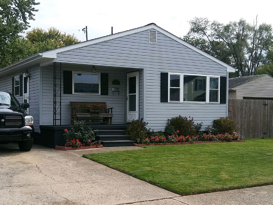 1st image of 1030 Gilmore St
