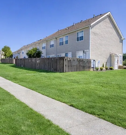 1002 McKenna Dr — Photo 9