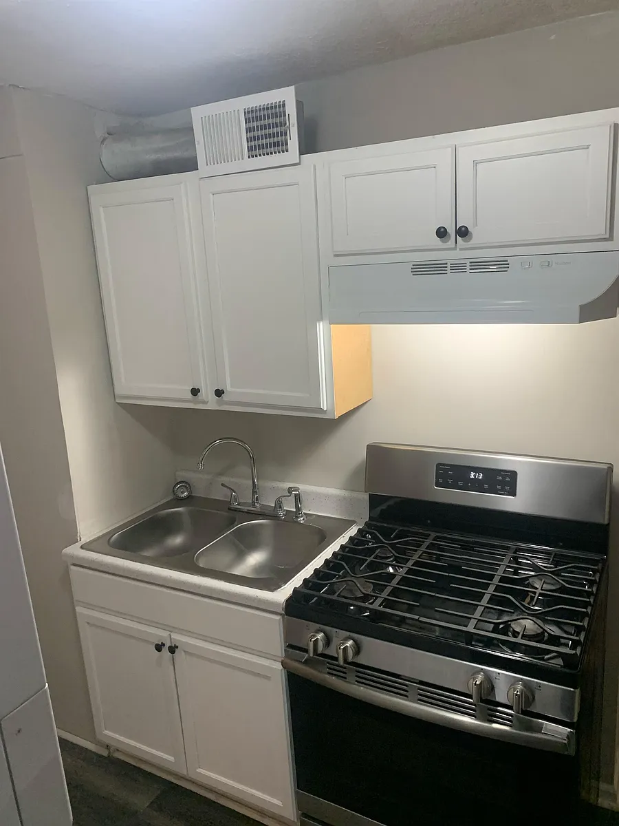 Building Photo - 347 24th Ave NE #1