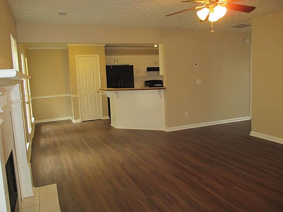 2nd image of 2318 Rock Mill Ln NE