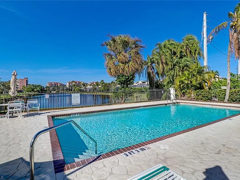 14750 Laguna Dr — Photo 43