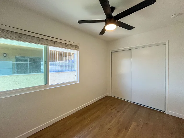 3814 S Bronson Ave — Photo 22