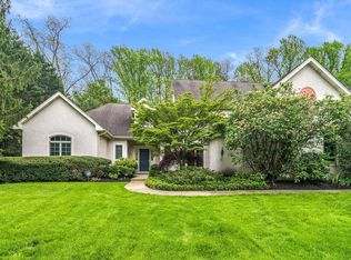 559 Pond View Dr, Rydal, PA 19046