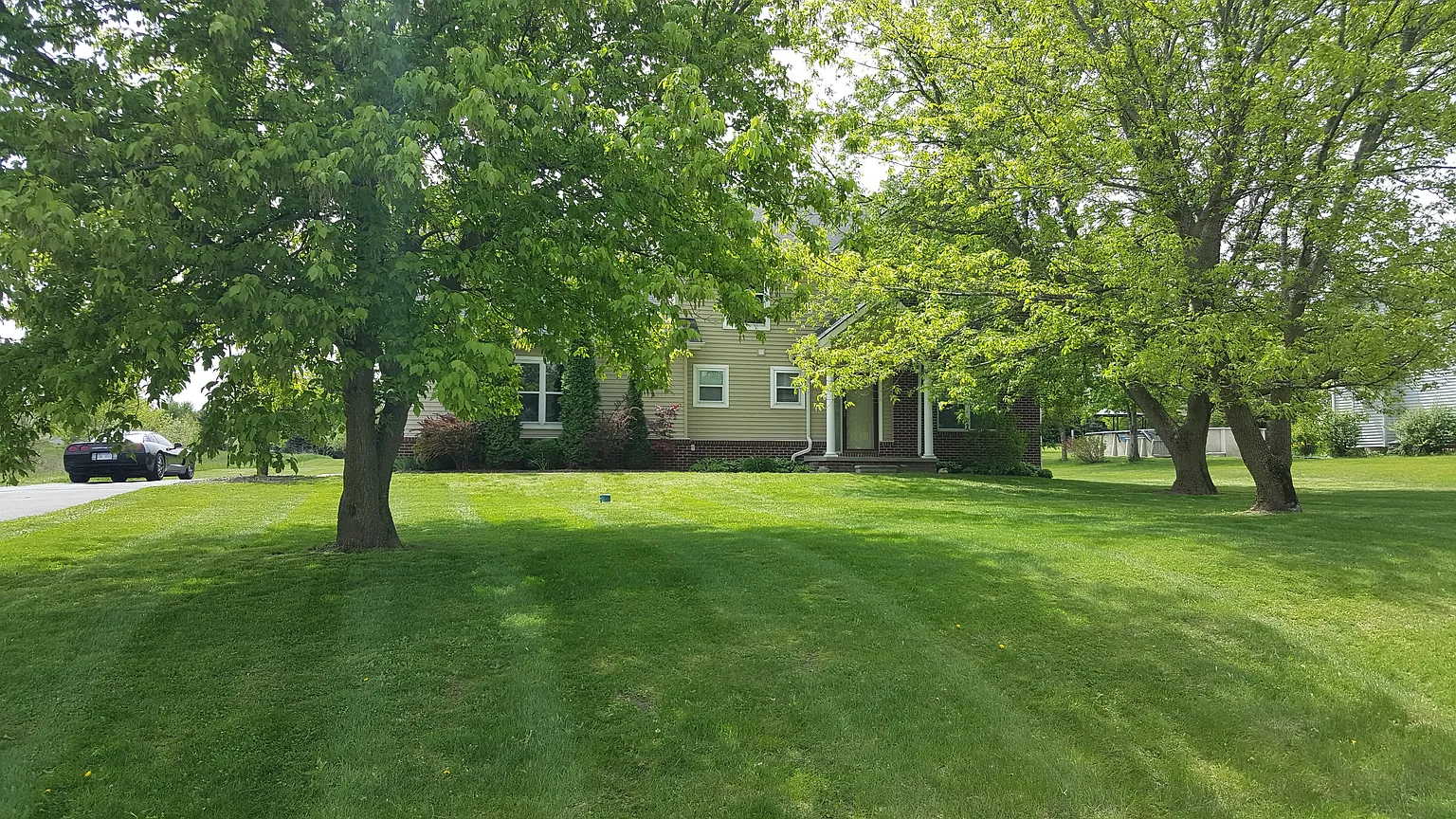 9859 Fountain Ln photo 1