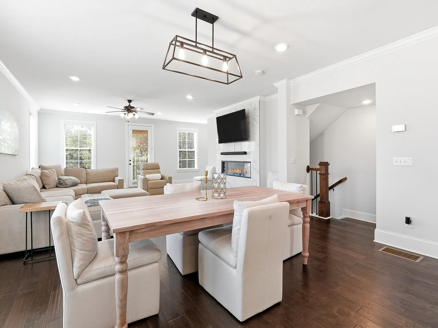 4 bed, 3.5 bath, 2295 sqft, $3,500 — Photo 4
