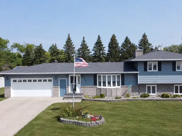 144 6th St, Grandin, ND 58038