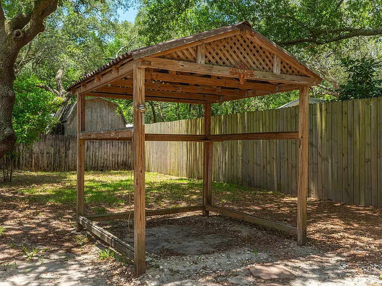 205 Pine St — Photo 30