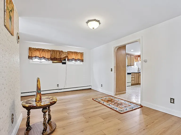 18 Patterson St — Photo 13