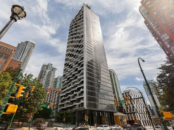 889 Pacific St #1701, Vancouver, BC V6Z 2P5
