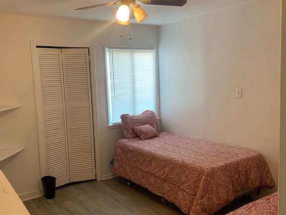 3rd image of 638 E Avenue G