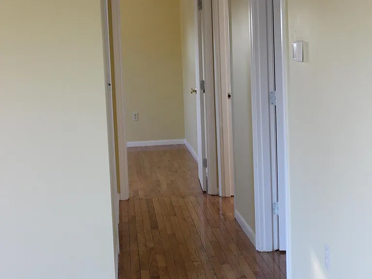 35 Summit St — Photo 9