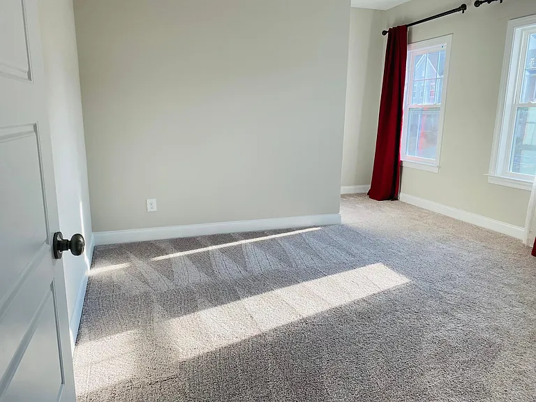 124 Tree Hill Ln — Photo 14
