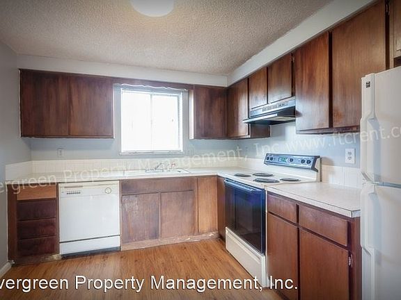 2nd image of 2939 Glen Dale Dr APT 5