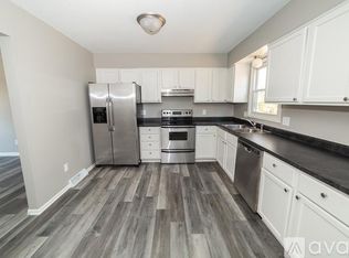 4444 Park Lawn Dr, Des Moines, IA 50321