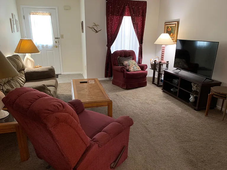 25 Pine Ln #C1 — Photo 3