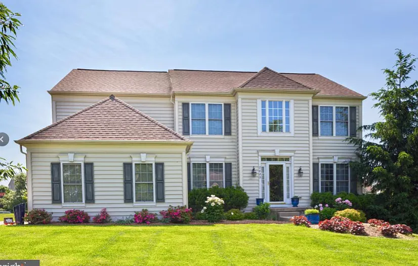 2825 Mountain Laurel Dr