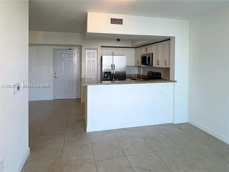 1723 SW 2nd Ave #705 — Photo 8