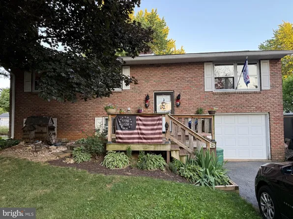 1411 Esther Dr, Lebanon, PA 17042