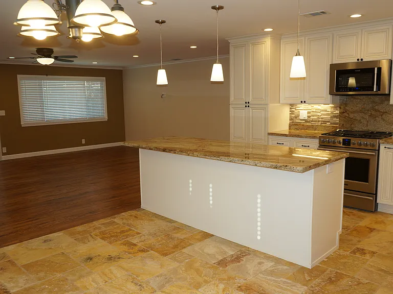 5685 Park Manor Dr — Photo 4
