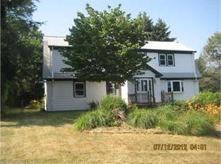 4 Chestnut Dr, Derby, CT 06418