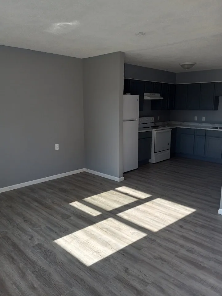 2 bed, $750 — Photo 2