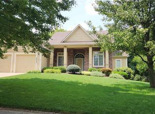 29464 Ridge Line Dr, Louisburg, KS 66053