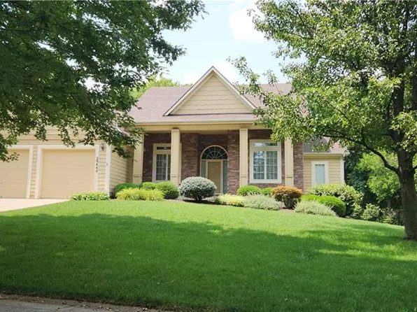 29464 Ridge Line Dr, Louisburg, KS 66053