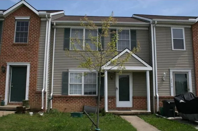 3 bed, 1.5 bath, 1200 sqft, $1,995 — Photo 1