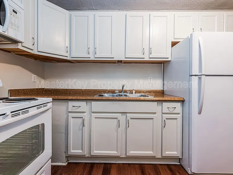 1023 Berkeley St #A — Photo 7