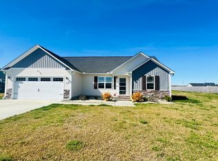206 Trophy Ridge Dr, Richlands, NC 28574