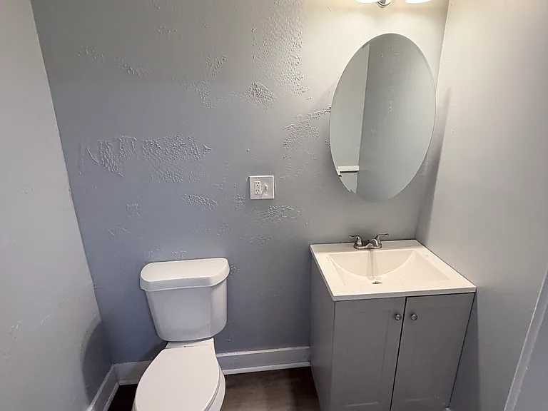 111 Arlington Ave NW — Photo 8