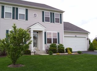 382 Kensington Dr, Oswego, IL 60543